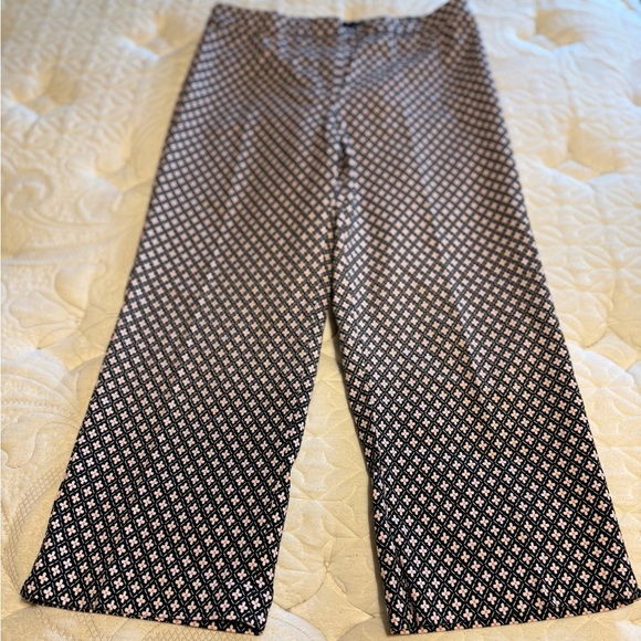 “J. JILL” Geometric Floral Stretch Ankle Pant - Picture 9 of 15